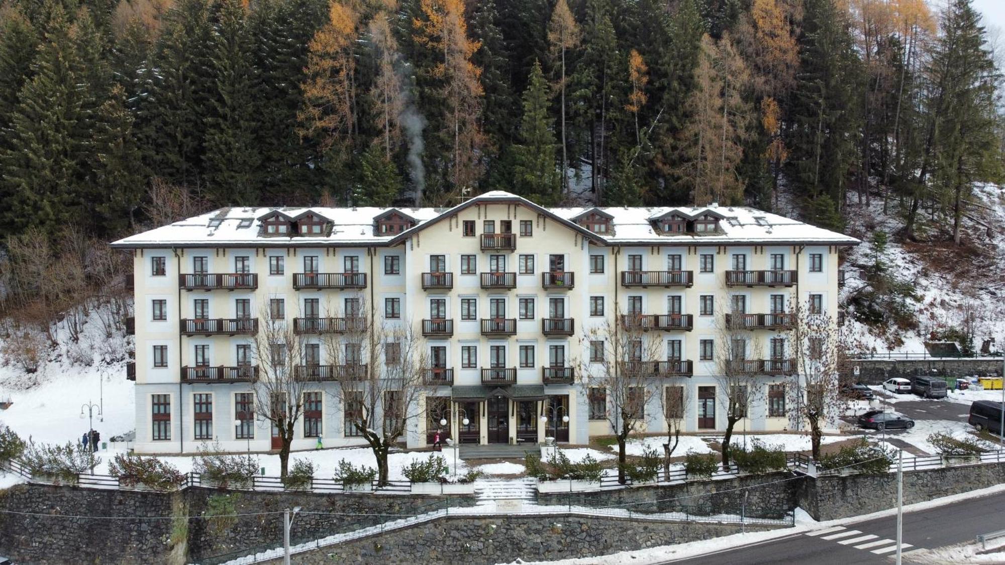 Palace Pontedilegno Resort Ponte Di Legno Exterior photo
